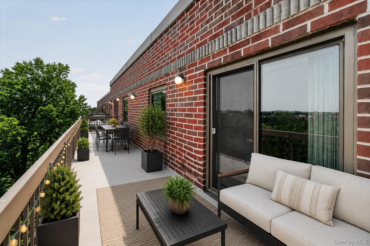 1376 Midland Avenue, Unit 801 photo 12