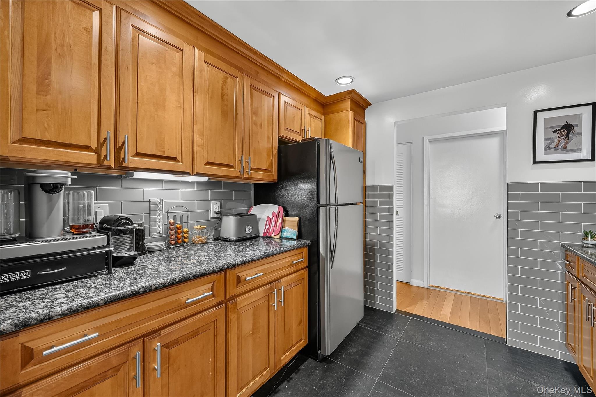 1376 Midland Avenue, Unit 801 photo 17