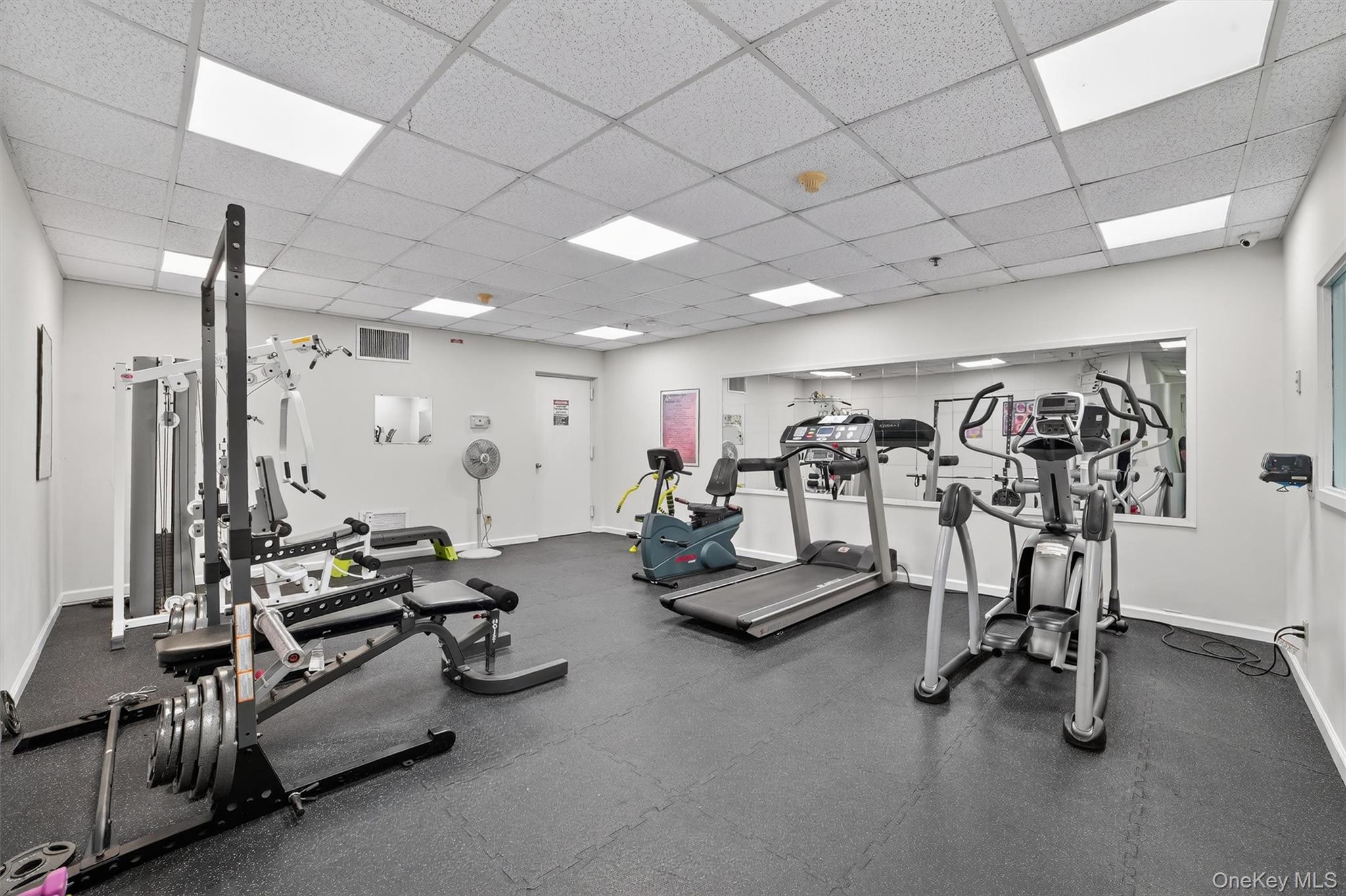 1376 Midland Avenue, Unit 801 photo 33
