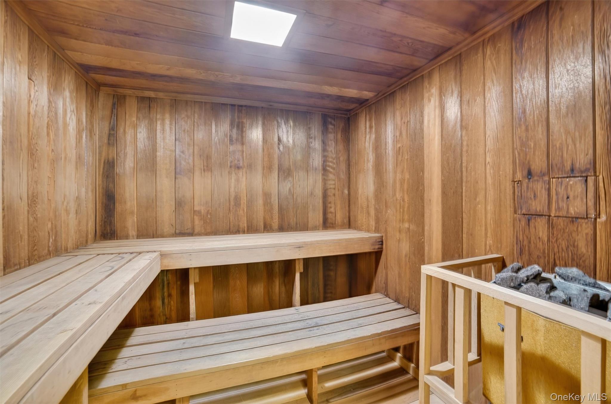 1376 Midland Avenue, Unit 801 photo 38