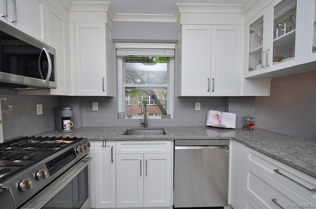 235 Garth Road, Unit E2E photo 14