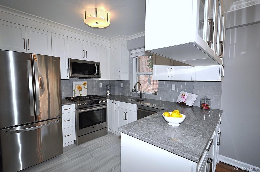 235 Garth Road, Unit E2E photo 12