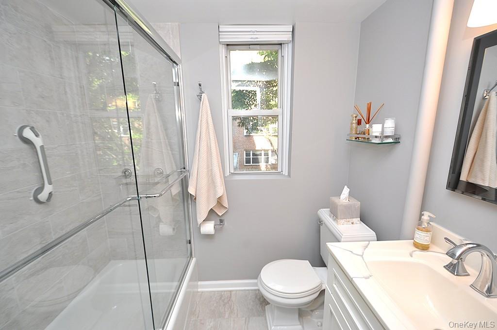 235 Garth Road, Unit E2E photo 5