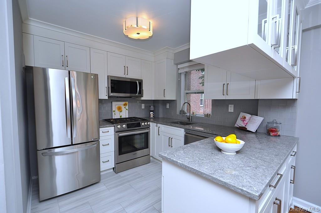 235 Garth Road, Unit E2E
