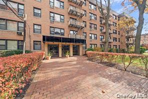 6 Birchwood Court, Unit 4B photo 2