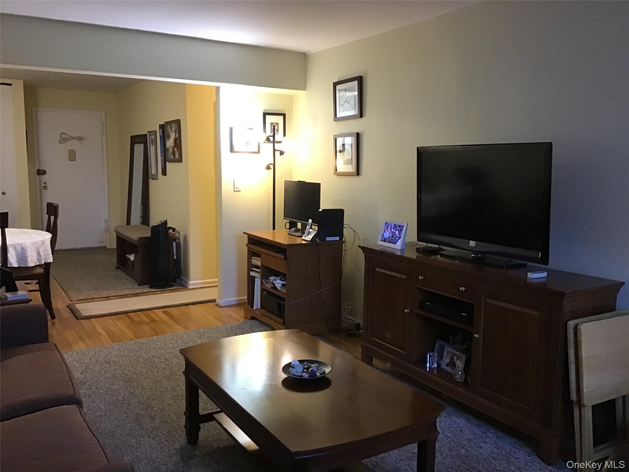 6 Birchwood Court, Unit 4B photo 7
