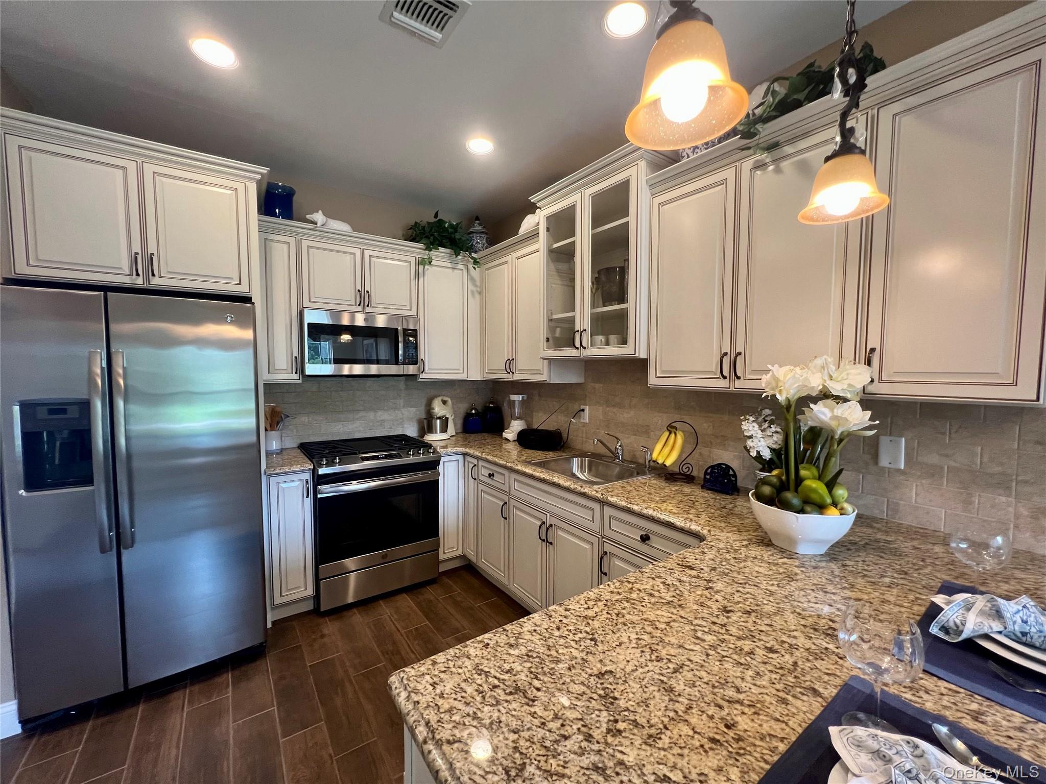 11 Willow Terrace, Unit 11 photo 9