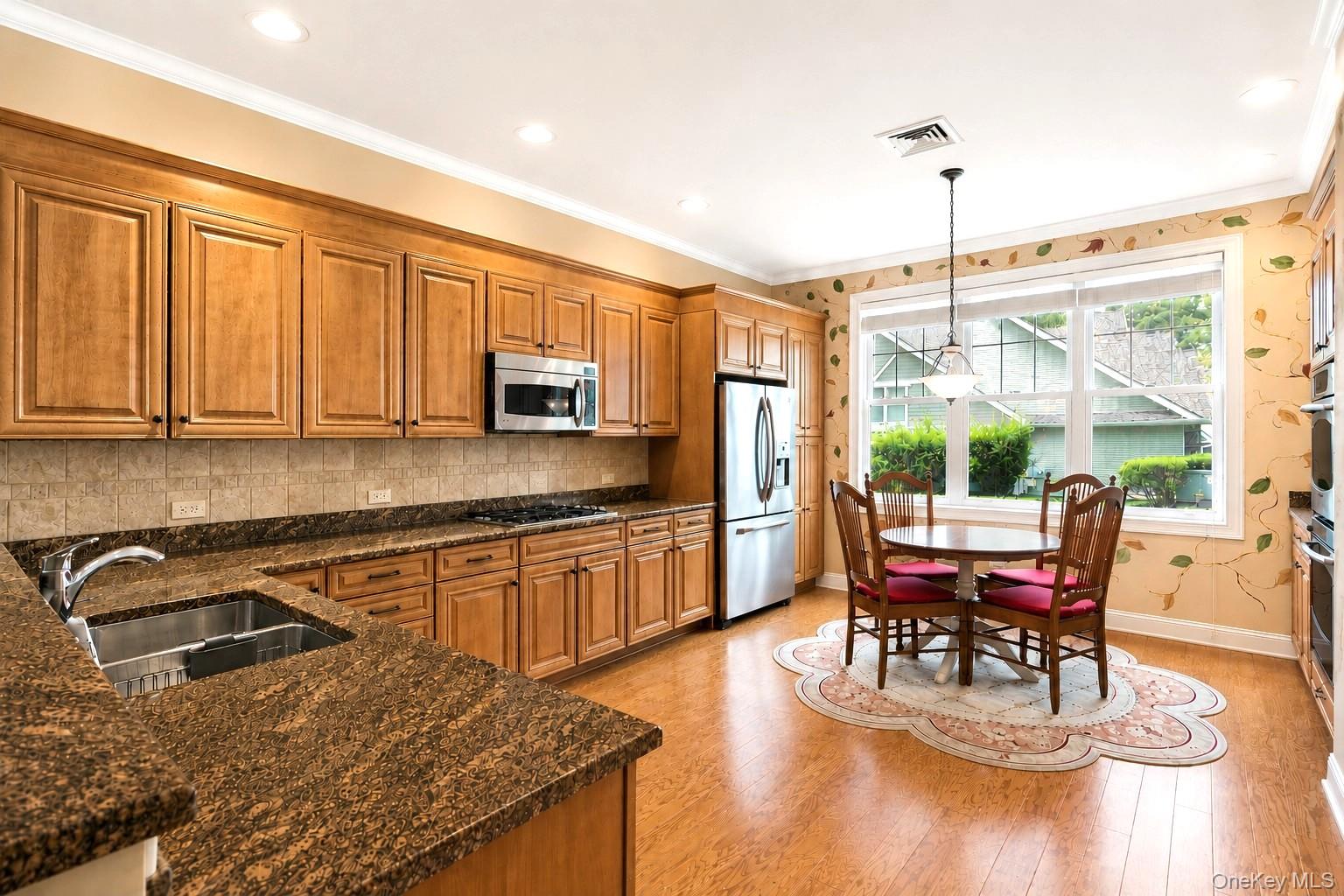 2314 Depeyster Drive – For Sale photo 10