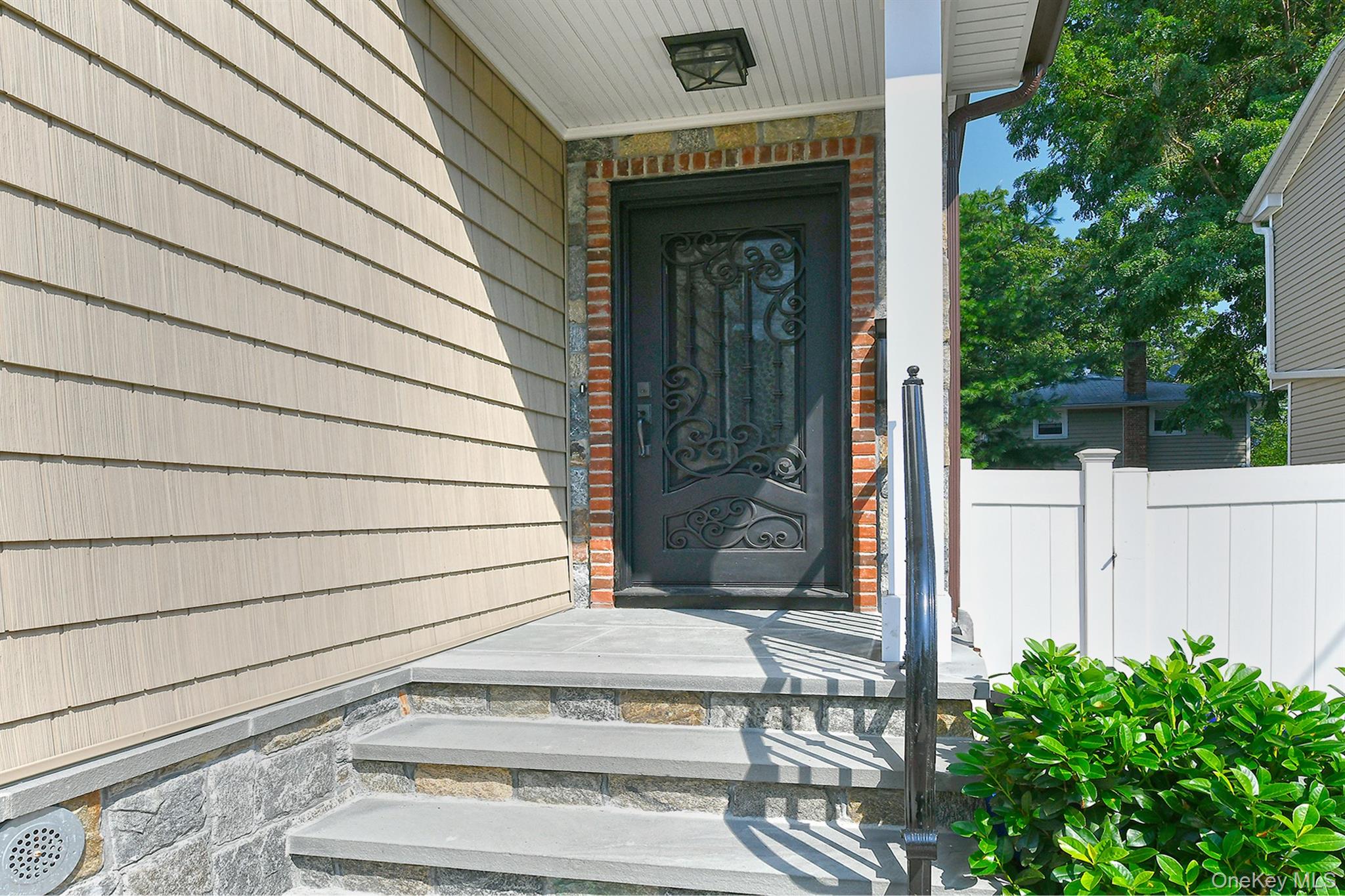 39 Nesaquake Avenue, Unit A photo 3