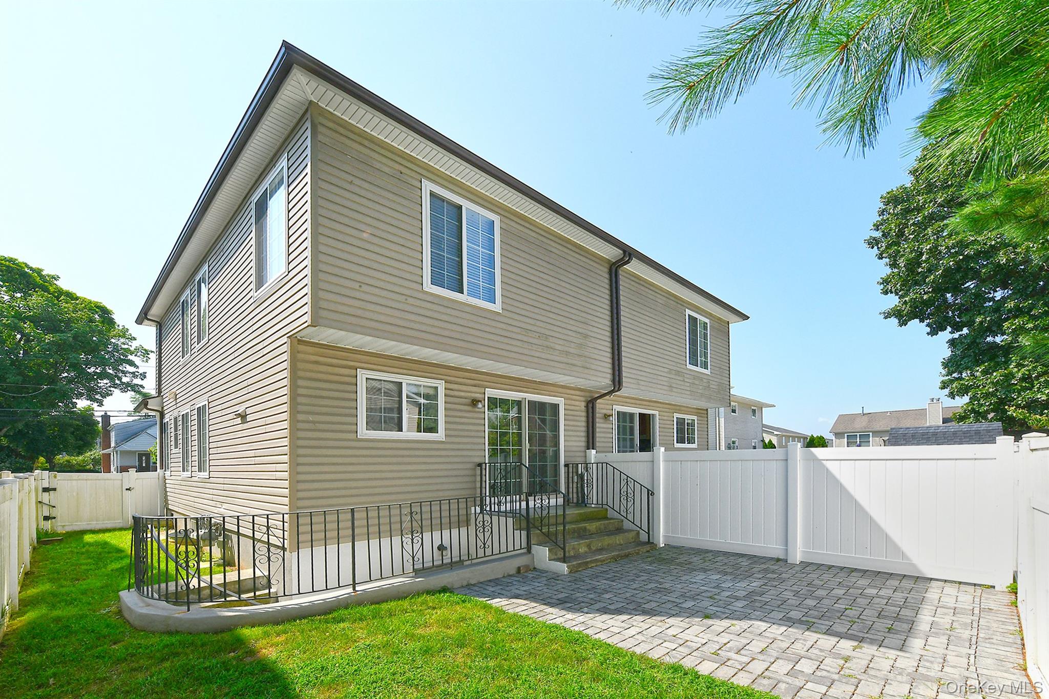 39 Nesaquake Avenue, Unit A photo 23