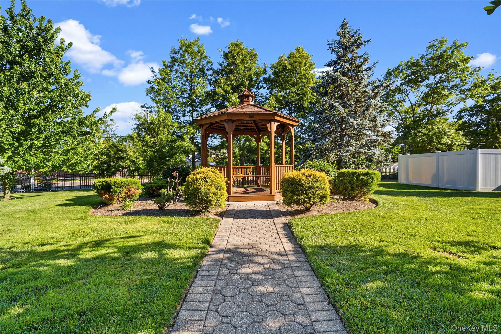86 Cardinal Lane, Unit 2B photo 34