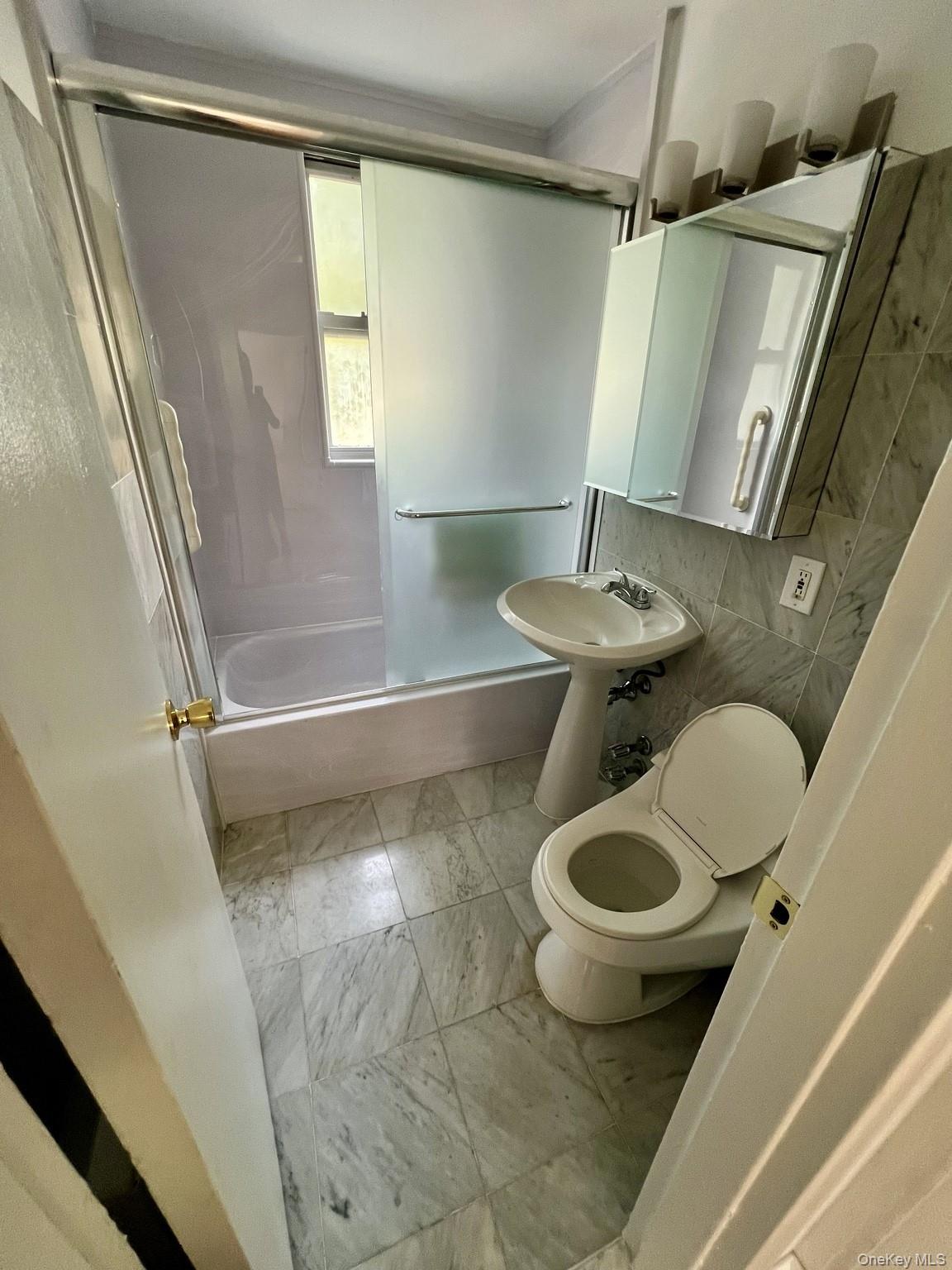 101 Carpenter Avenue, Unit B5 photo 11