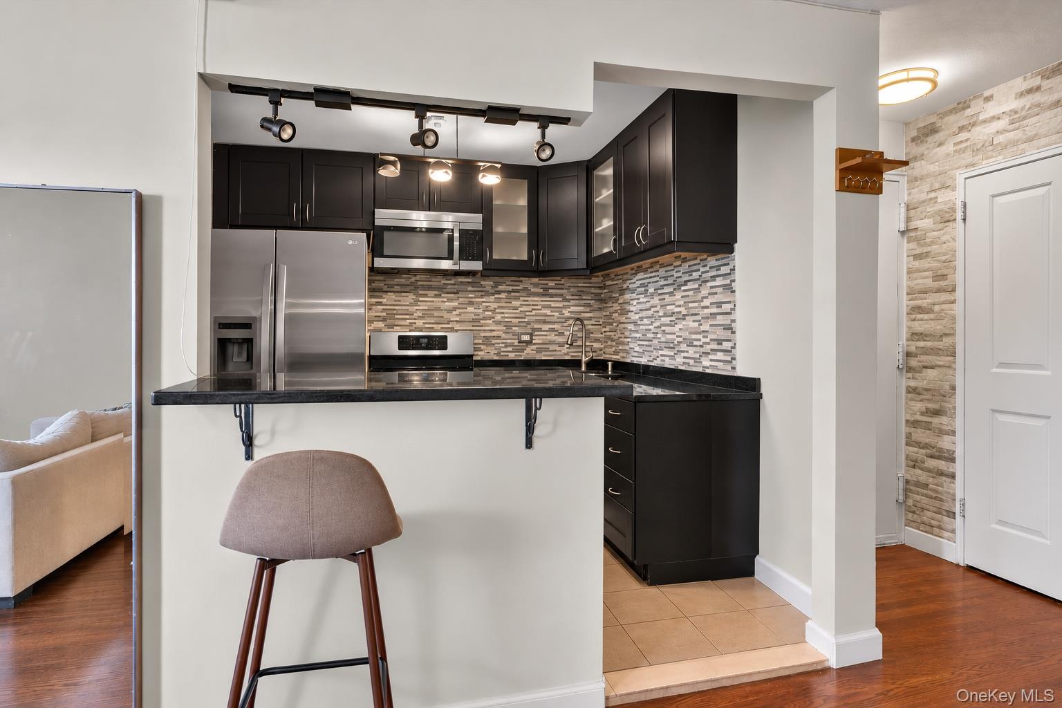 60-11 Broadway, Unit 3F photo 5