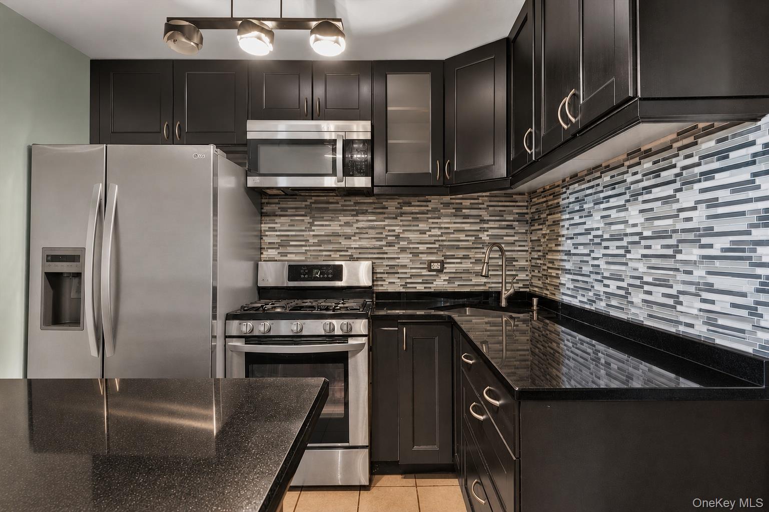 60-11 Broadway, Unit 3F photo 4