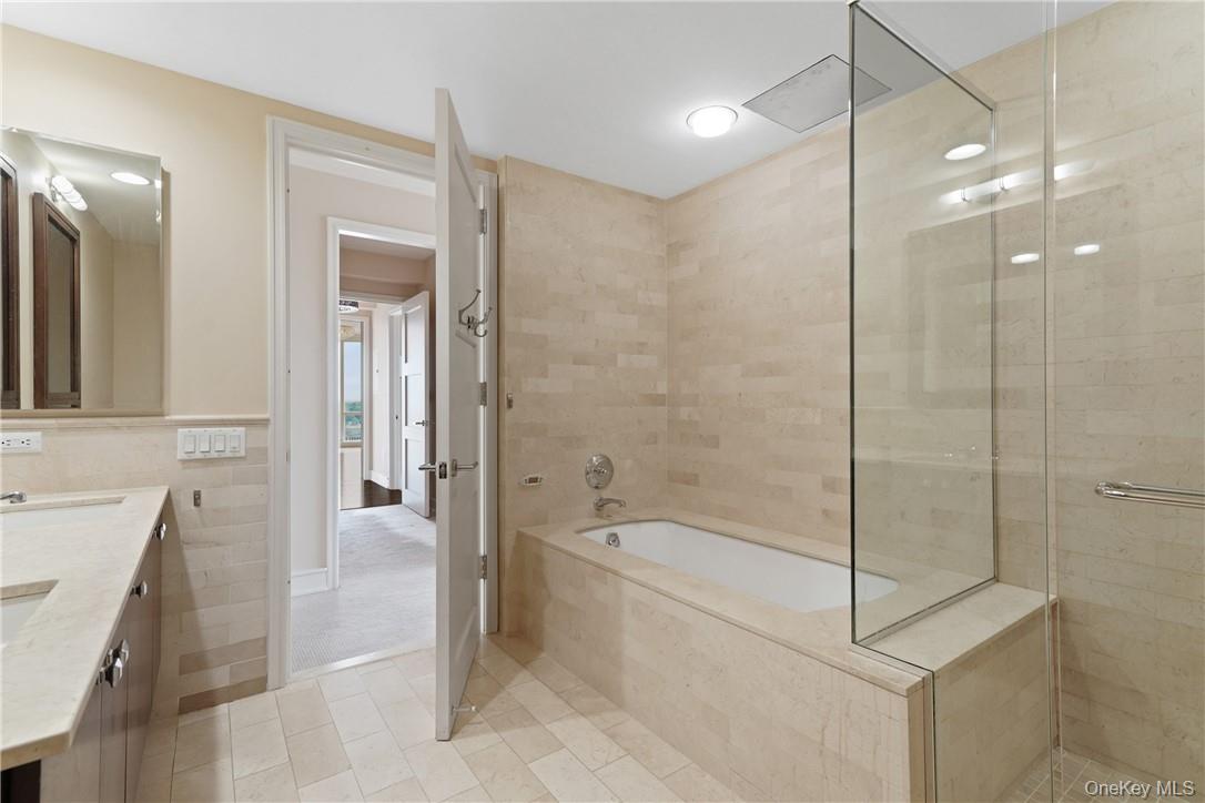 1 Renaissance Square, Unit 21E photo 12
