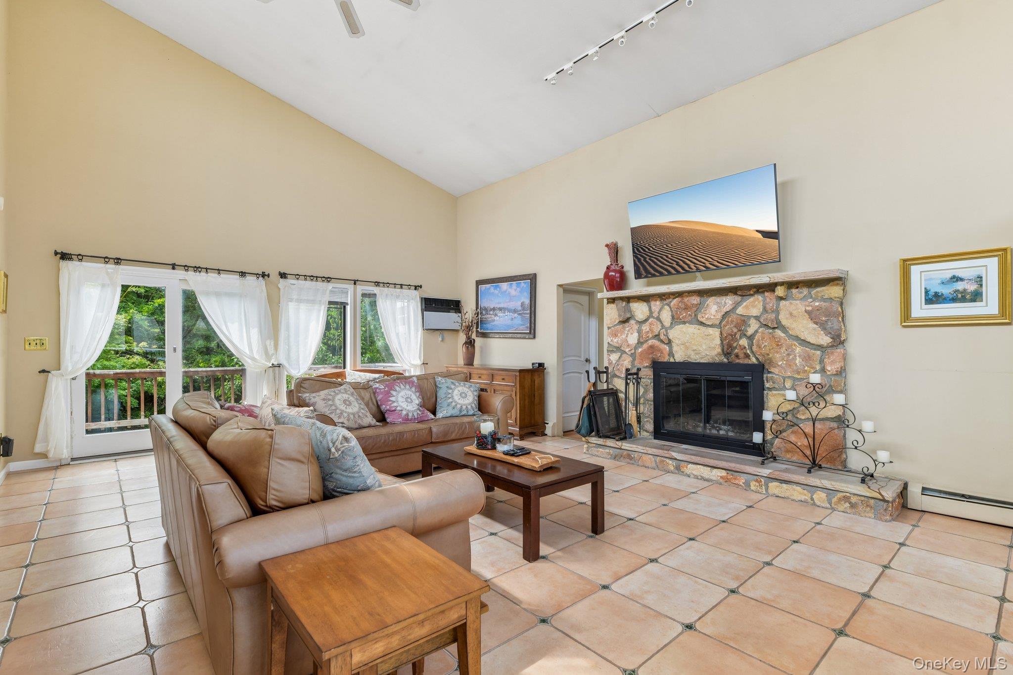 588 E. Long Beach Road – For Sale photo 6