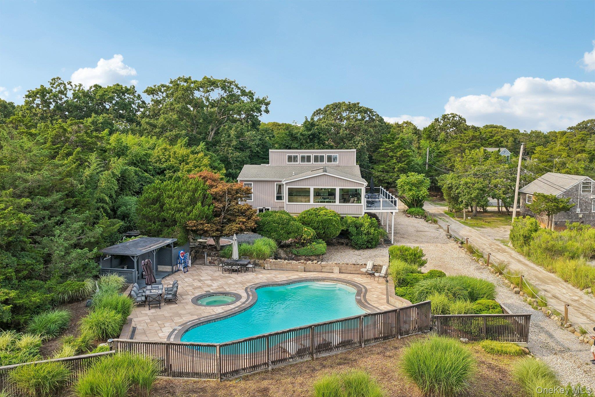 588 E. Long Beach Road – For Sale