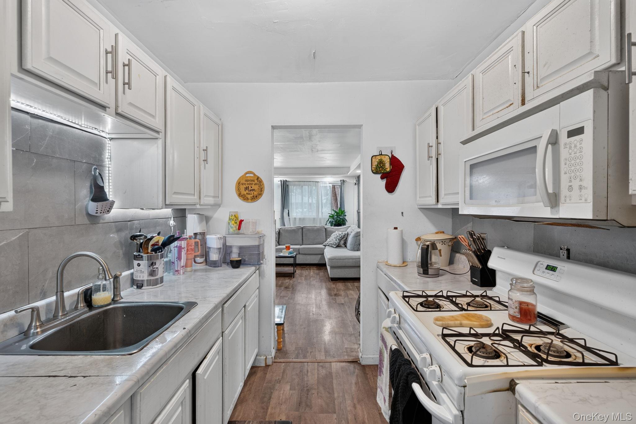 50 Hampton Court – For Sale photo 7