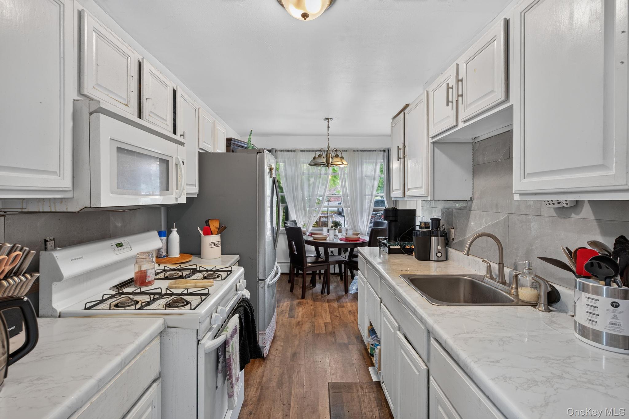 50 Hampton Court – For Sale photo 6