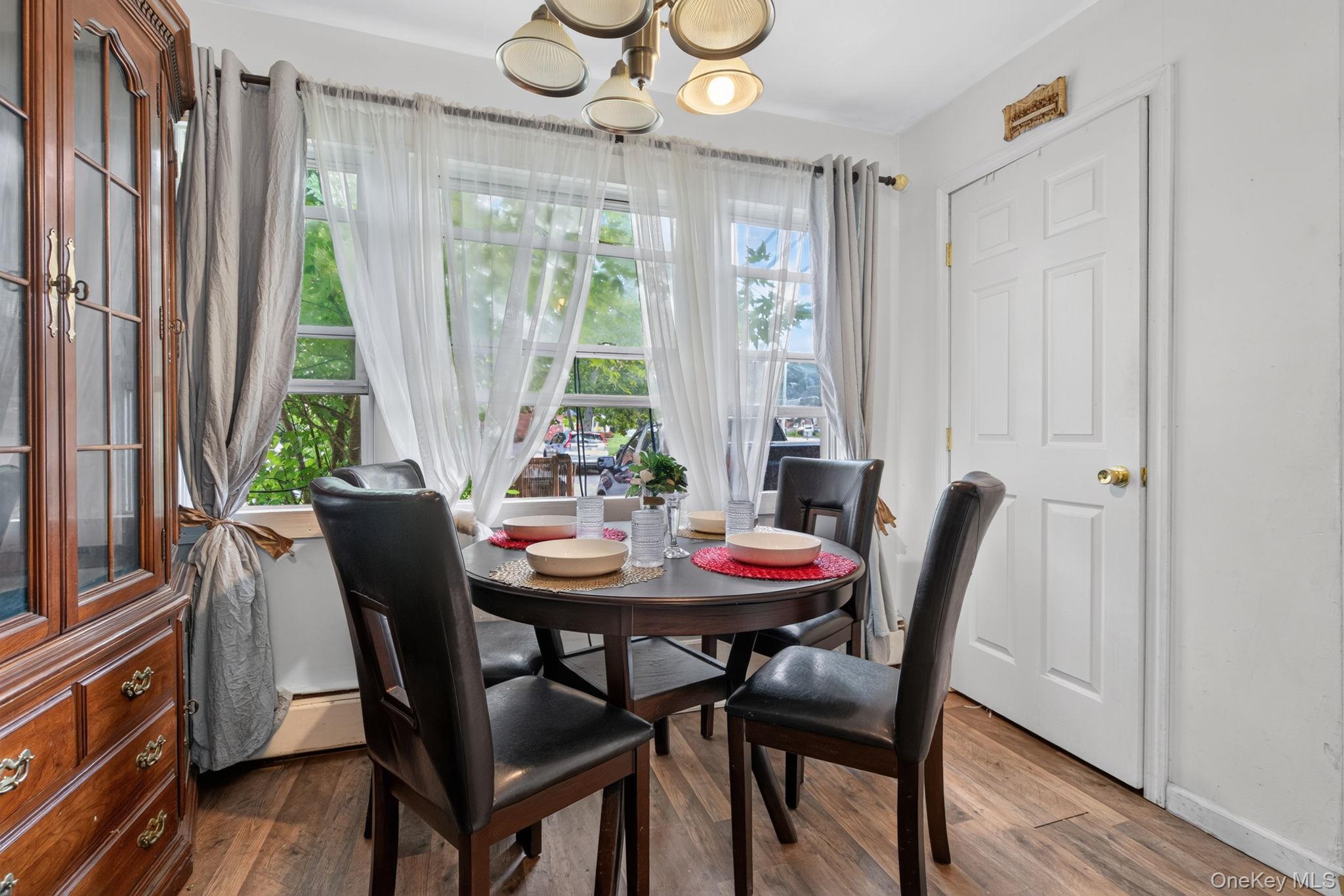 50 Hampton Court – For Sale photo 8