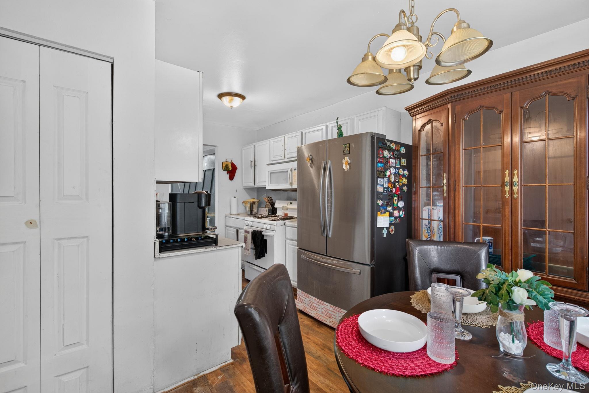 50 Hampton Court – For Sale photo 9
