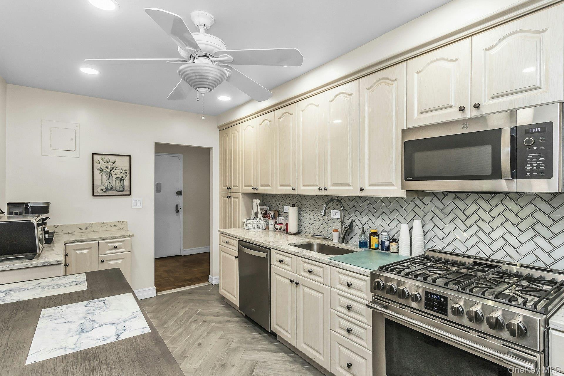 23-55 Bell Boulevard, Unit 1H photo 10