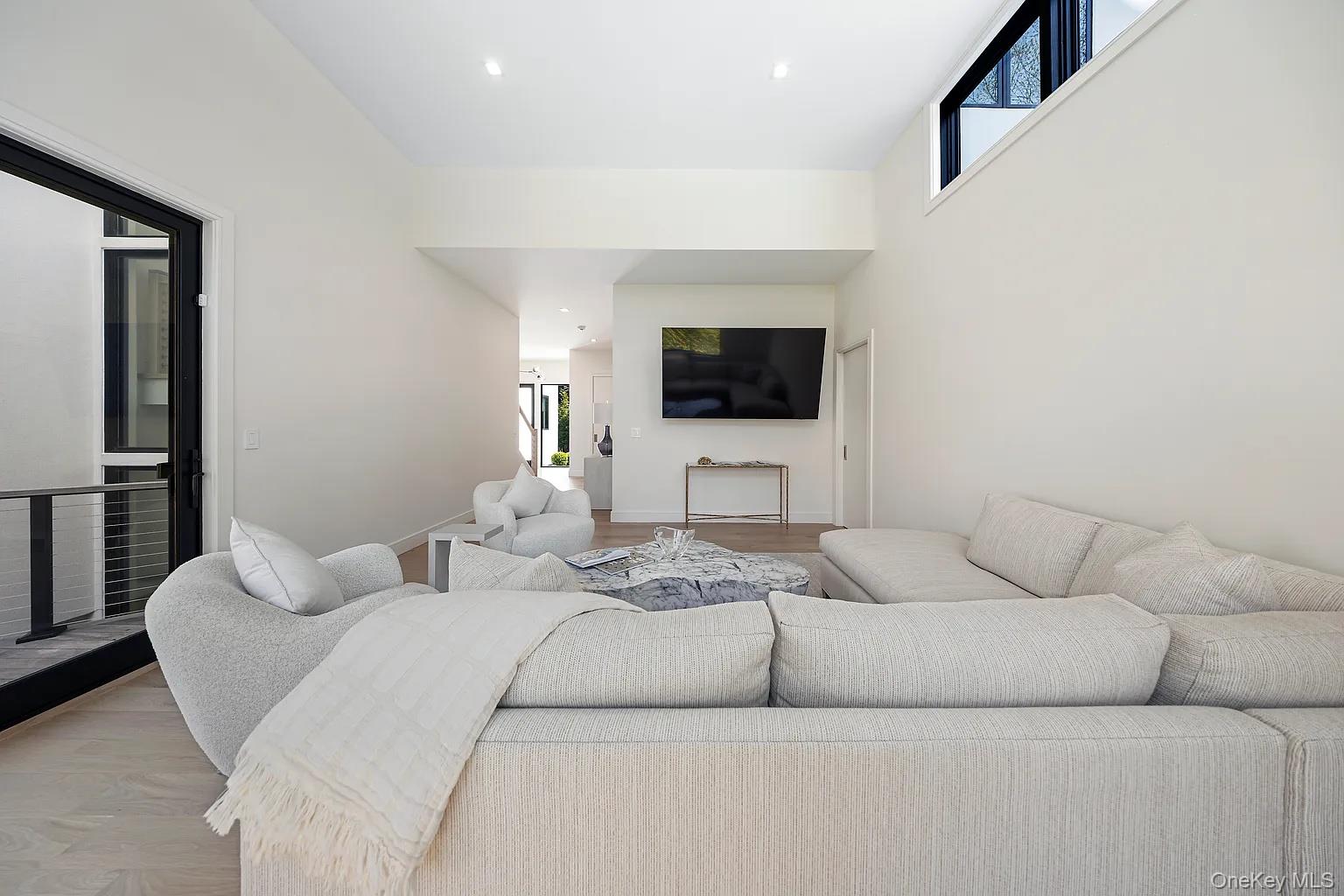 130 Highview Drive – For Rent photo 12