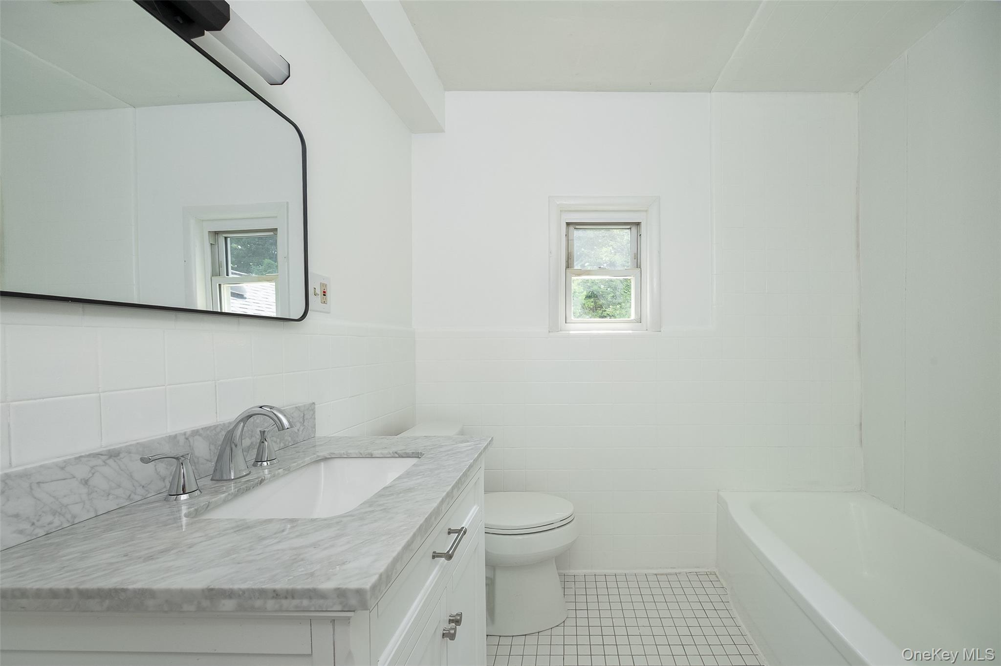 216 Hobbs Lane, Unit B photo 12