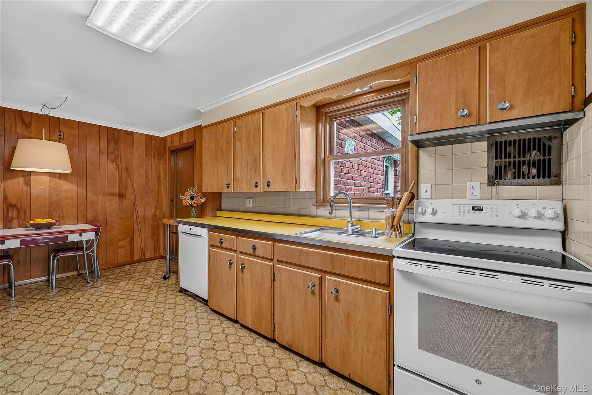 755 Hoover Avenue – For Sale photo 12