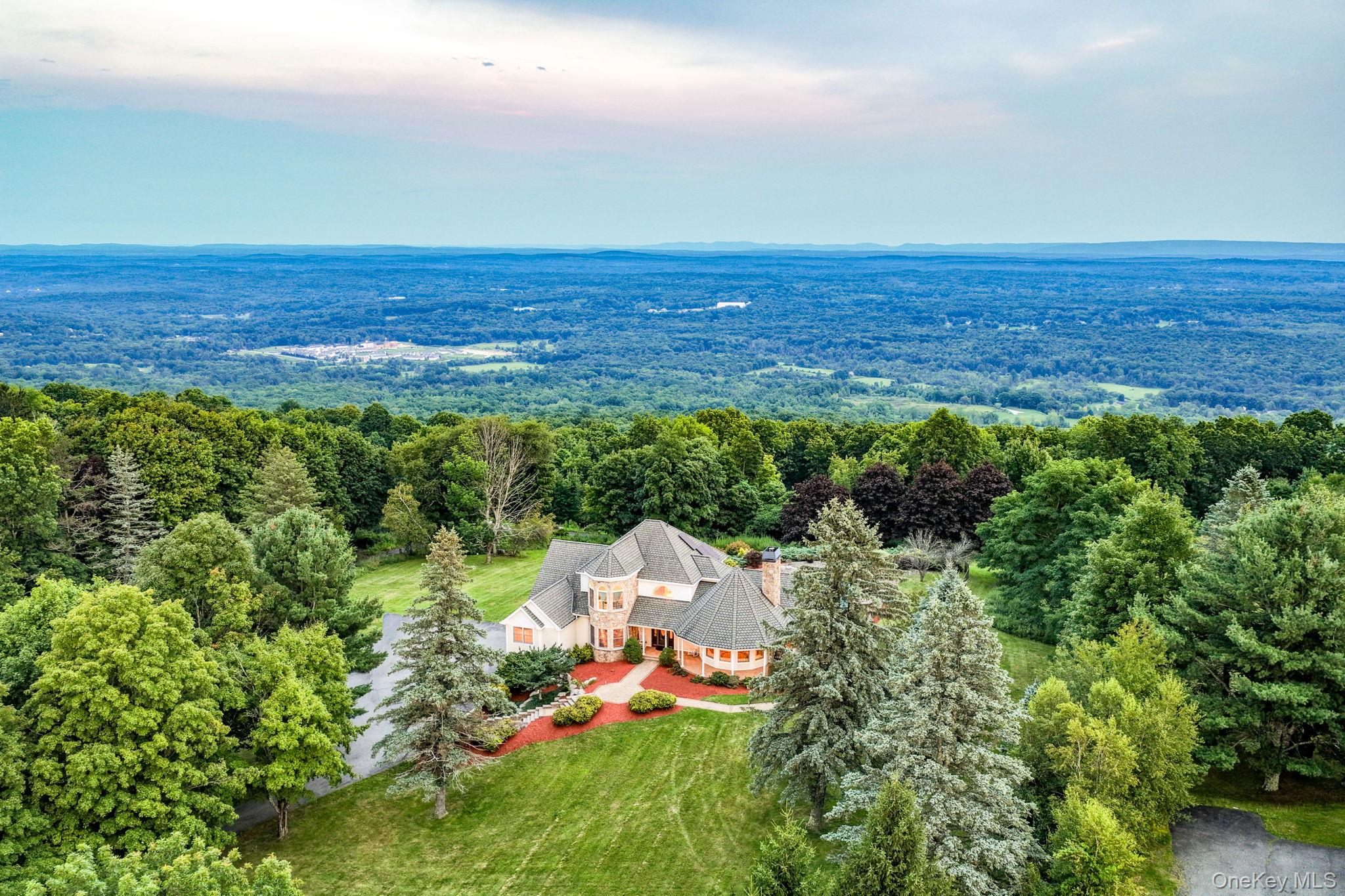 345 Mountain Road – For Sale photo 3