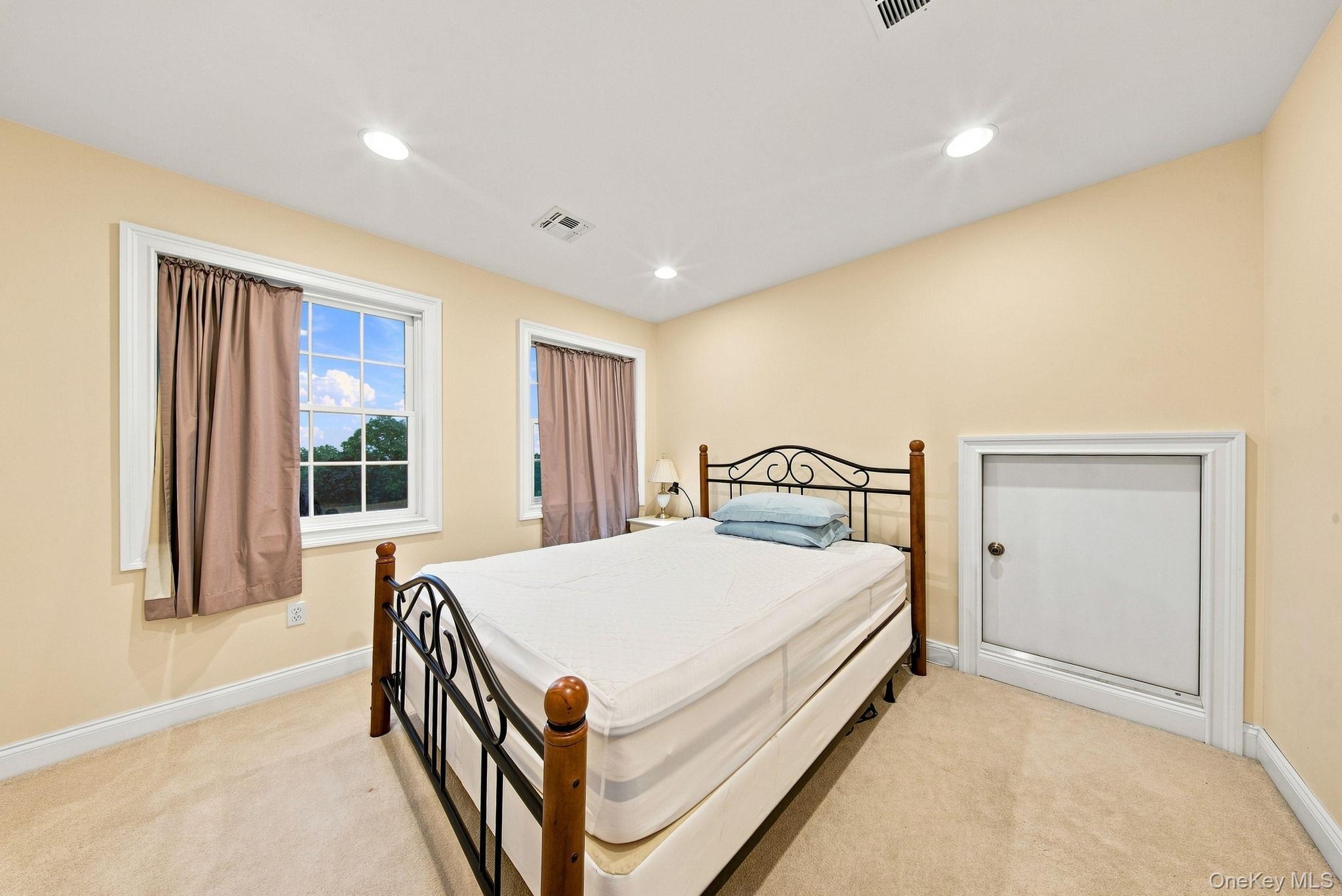 345 Mountain Road – For Sale photo 17