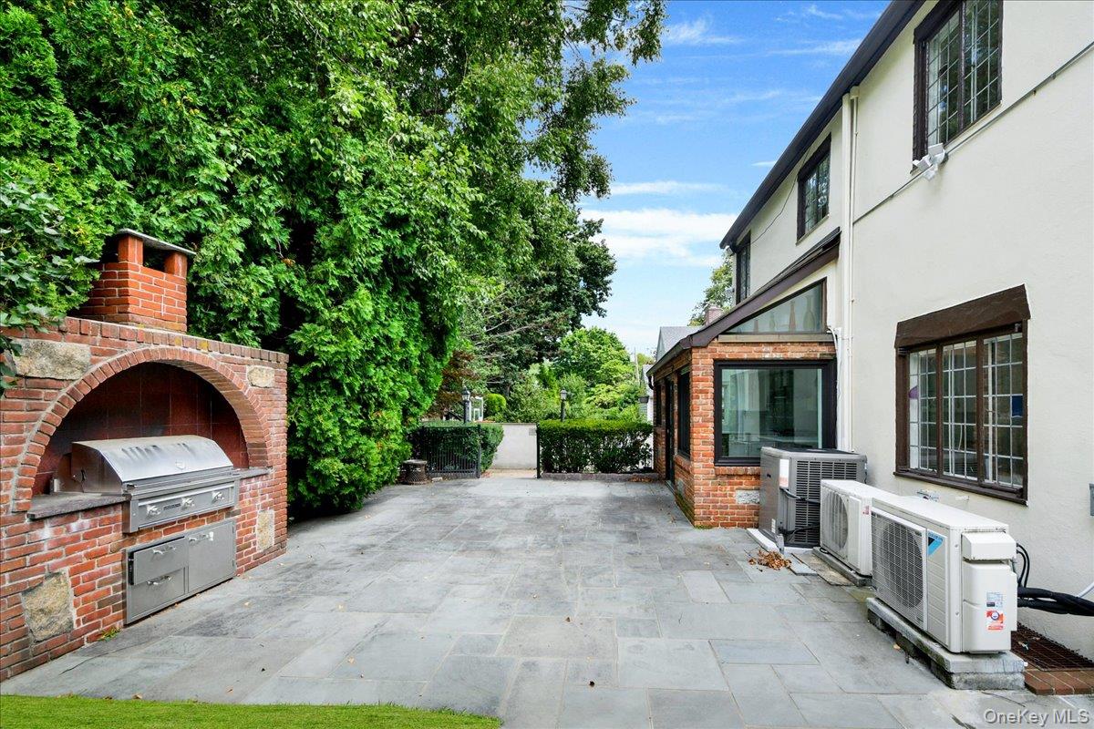 7 Denman Place – For Sale photo 6