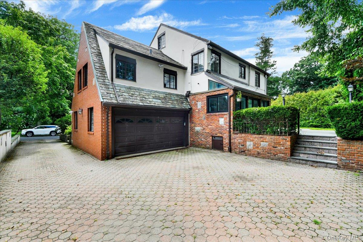 7 Denman Place – For Sale photo 4
