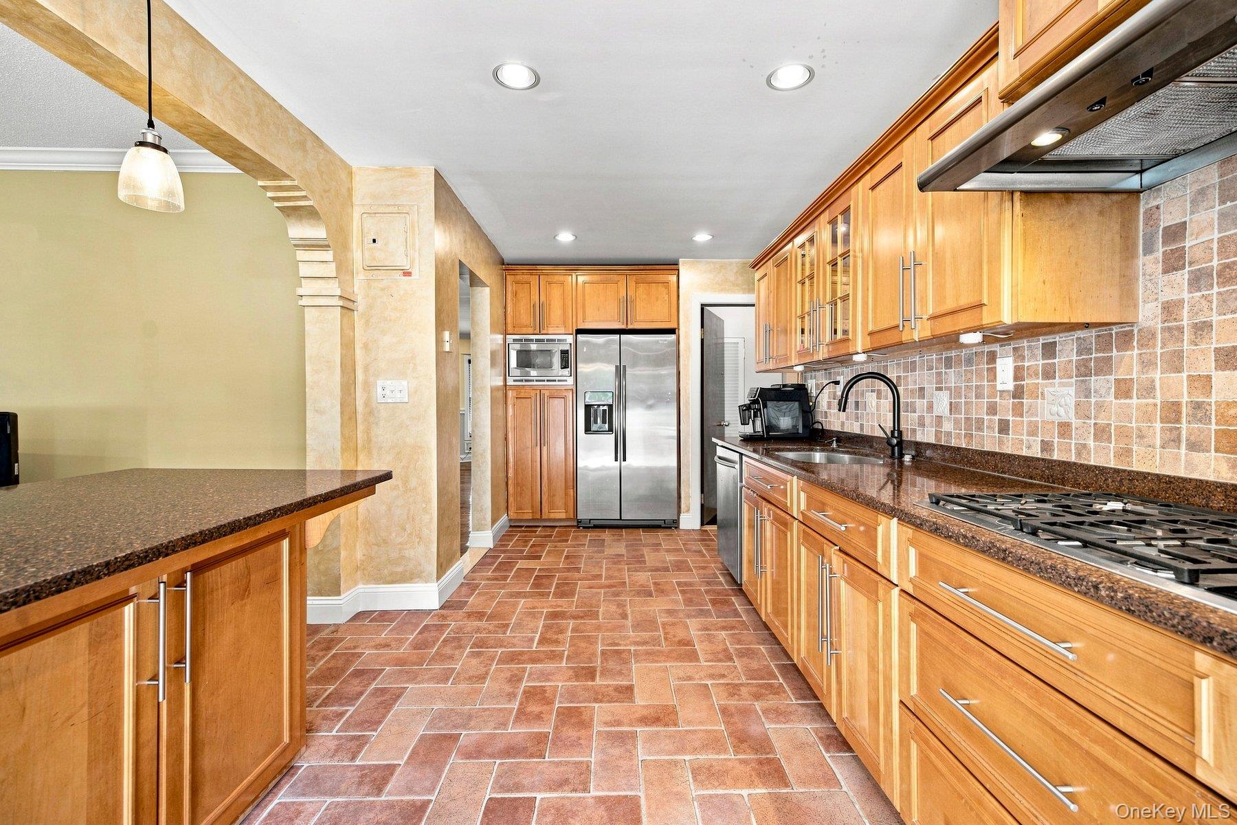 791 Cornwell Avenue – For Sale photo 14