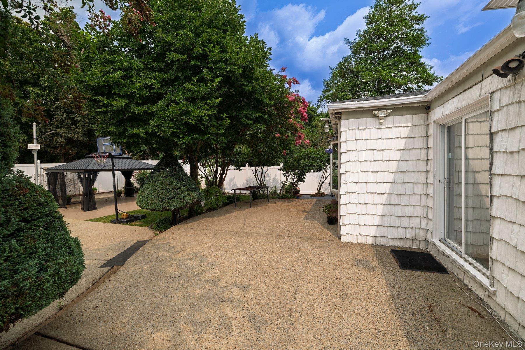 791 Cornwell Avenue – For Sale photo 31