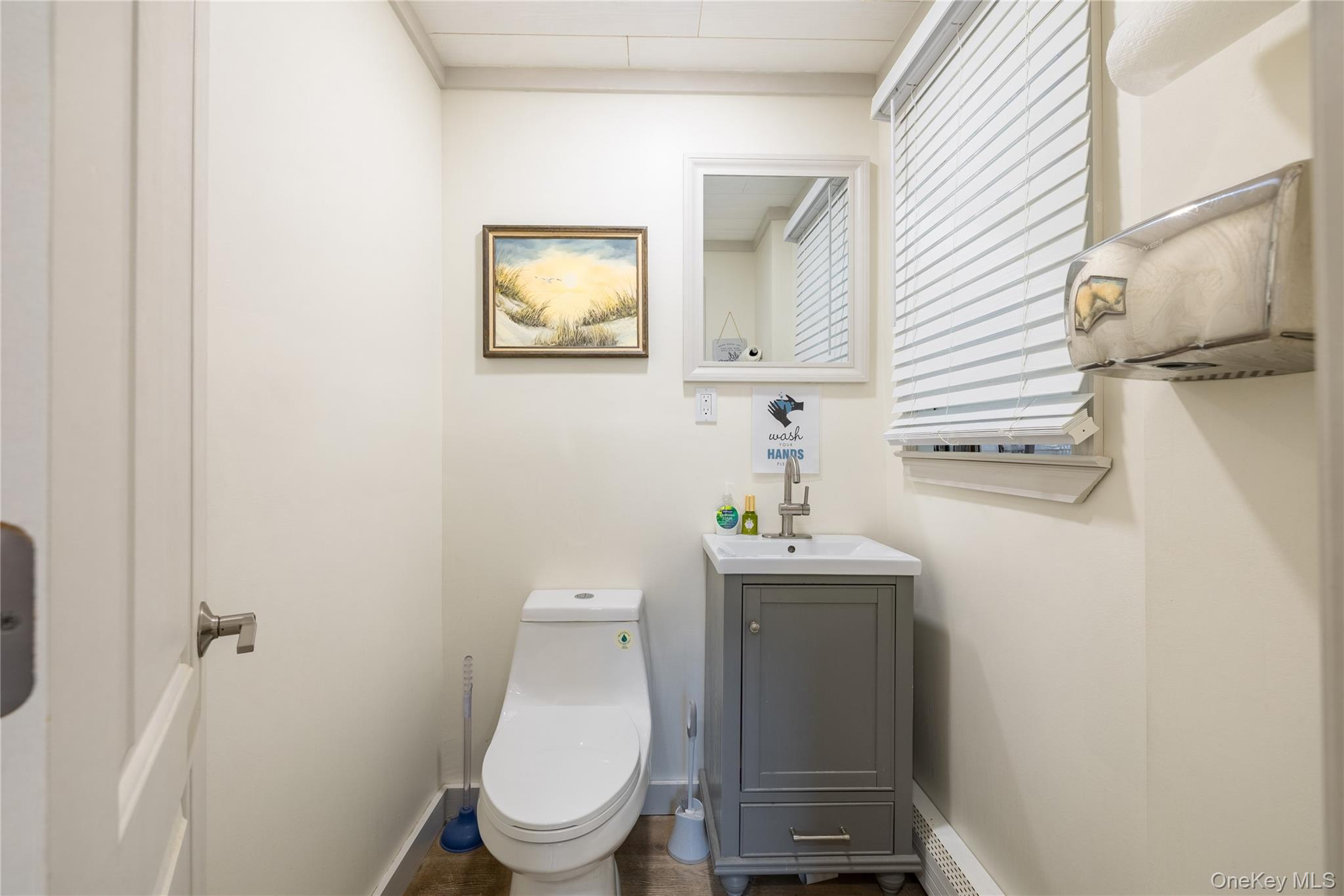 256 N Wellwood Avenue – For Rent photo 11