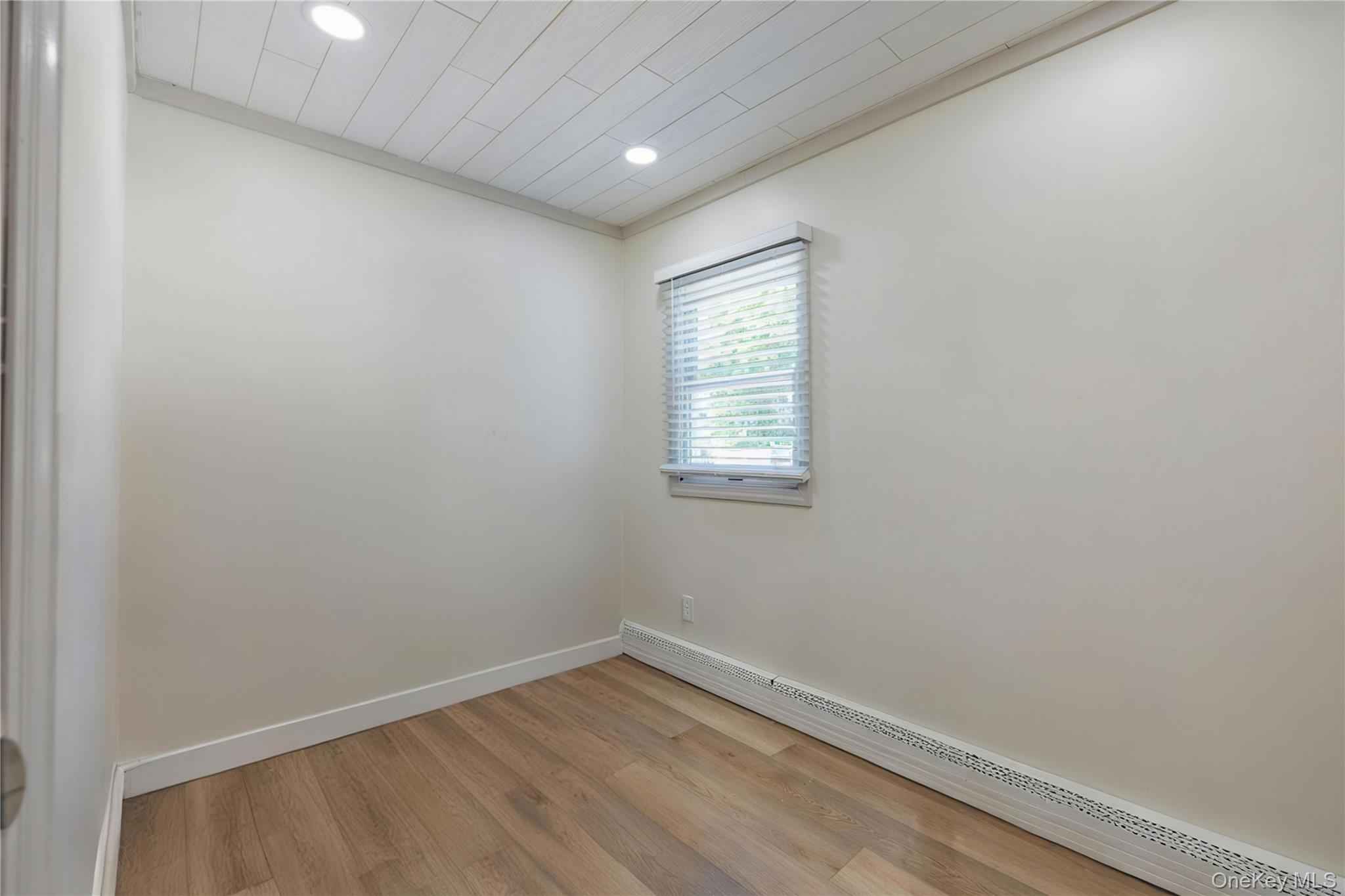 256 N Wellwood Avenue – For Rent photo 8