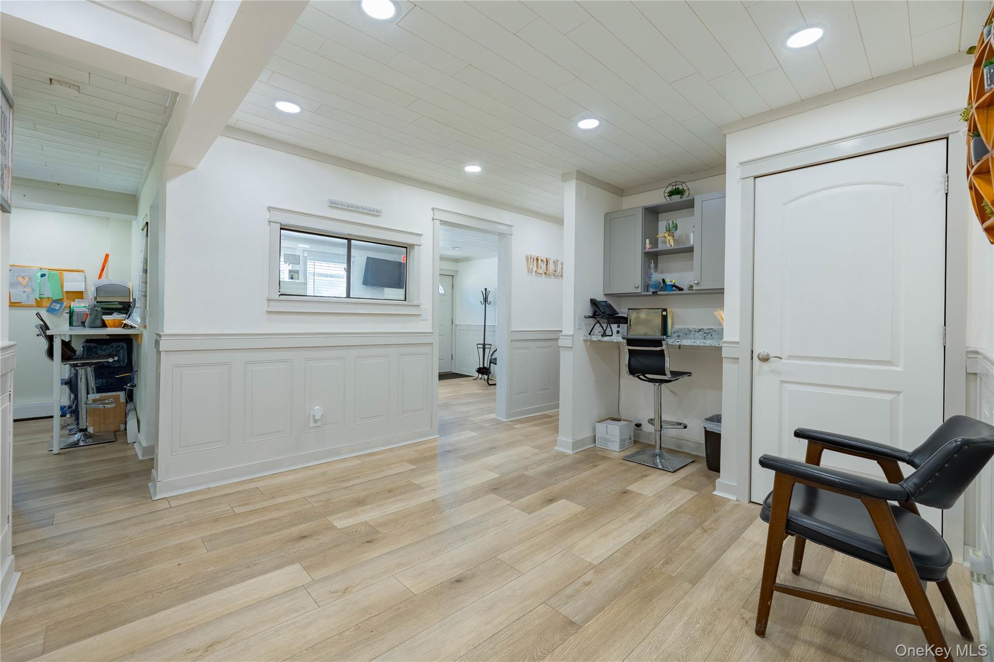 256 N Wellwood Avenue – For Rent photo 6