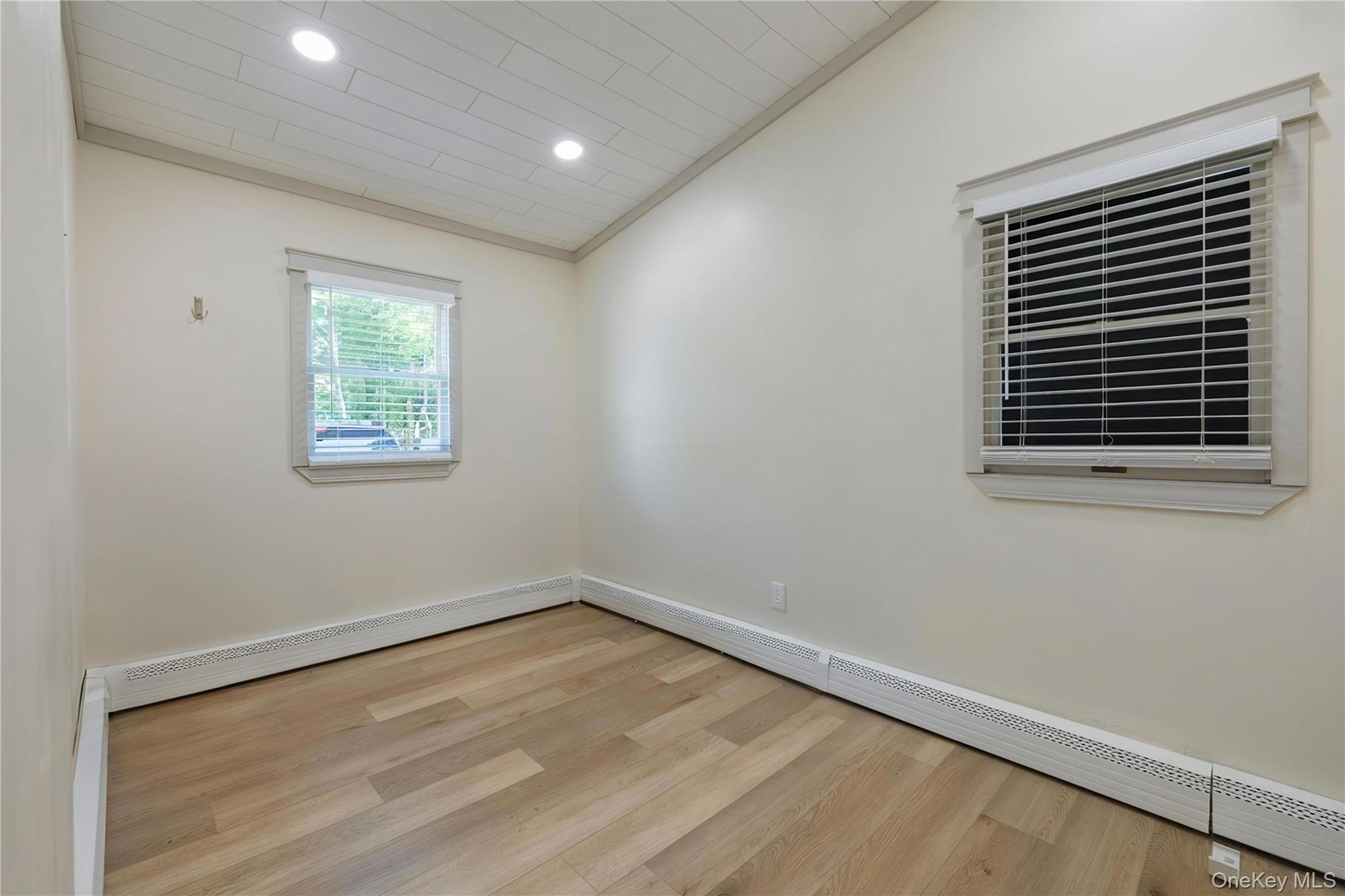 256 N Wellwood Avenue – For Rent photo 7