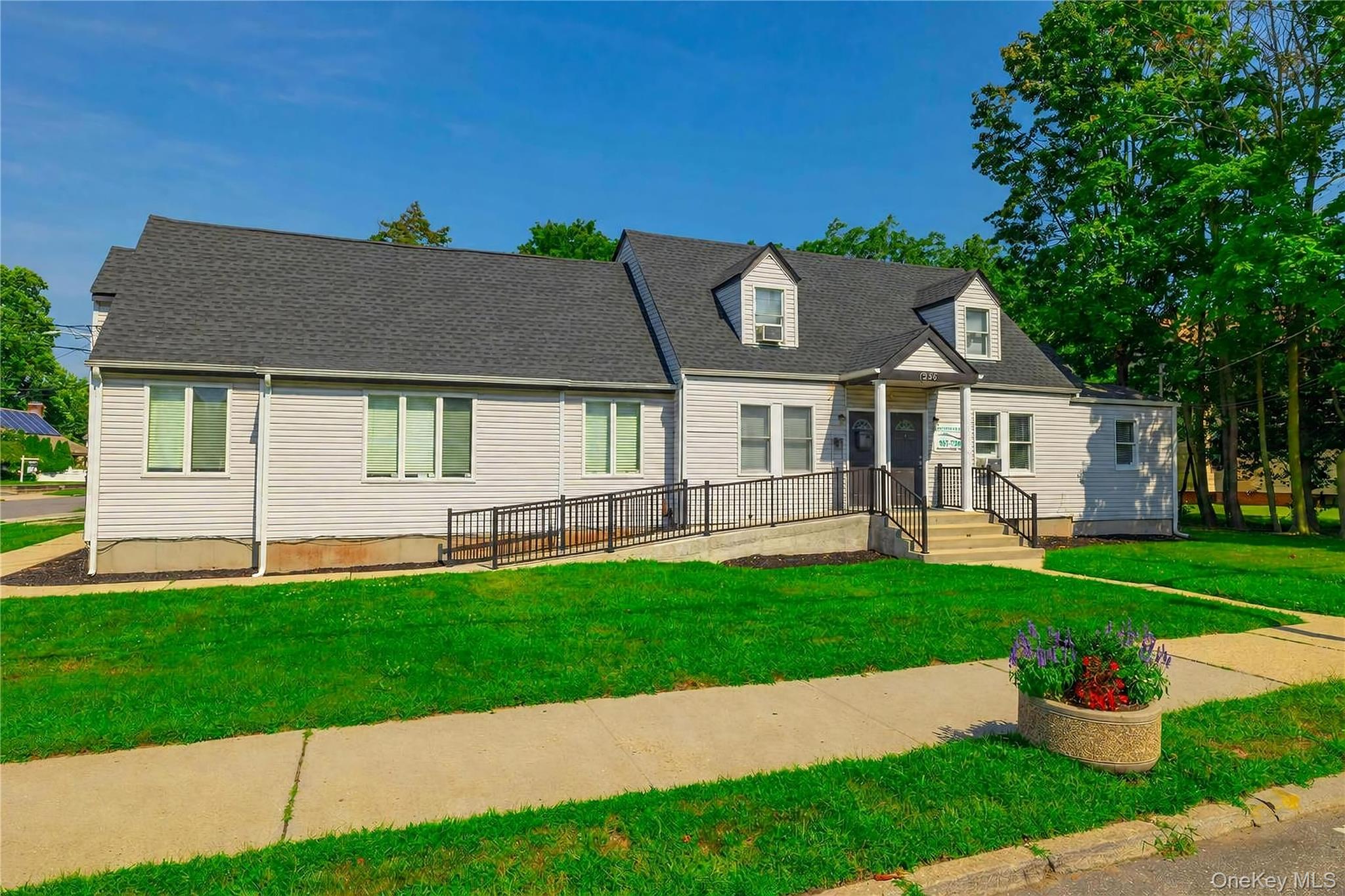 256 N Wellwood Avenue – For Rent
