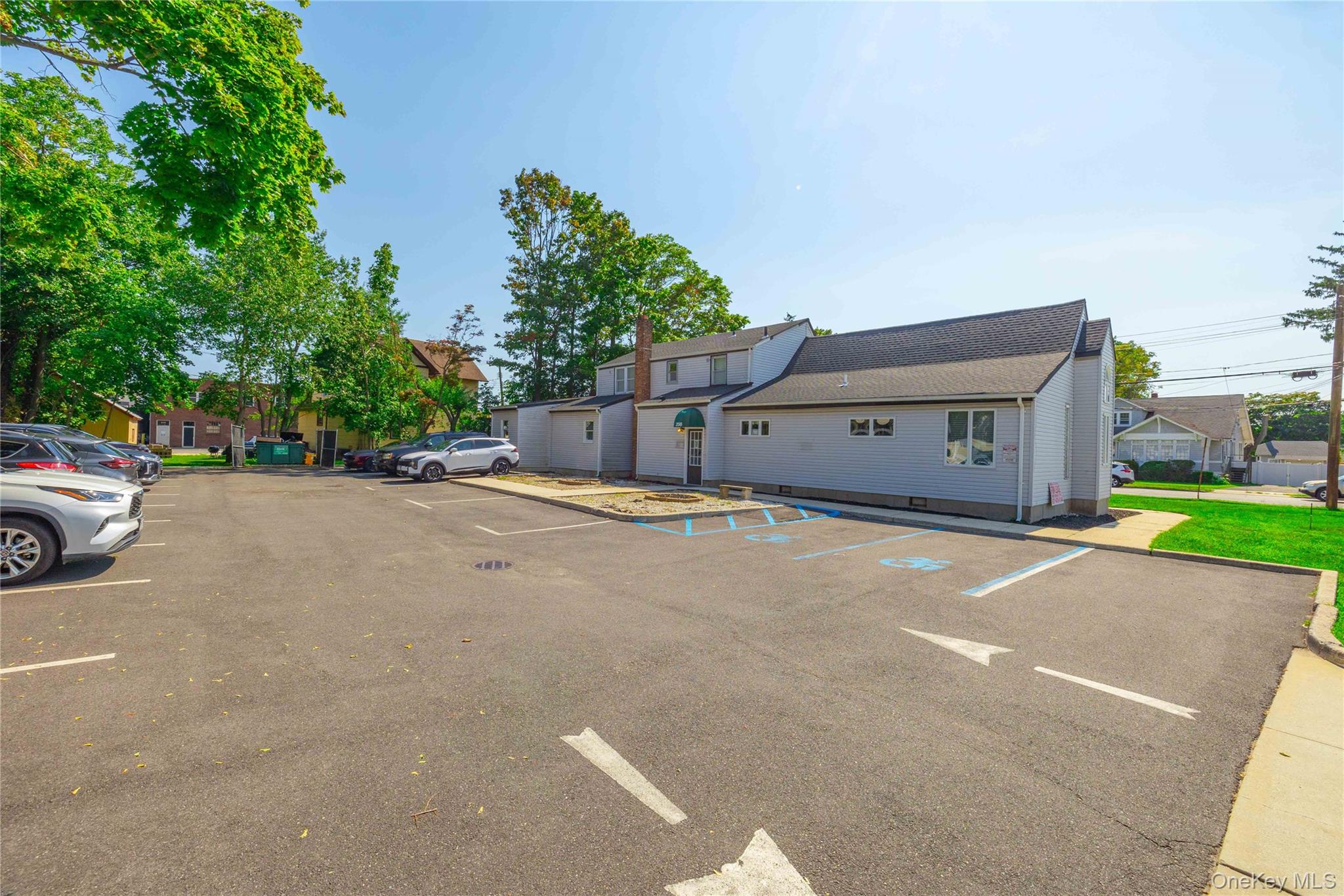 256 N Wellwood Avenue – For Rent photo 14