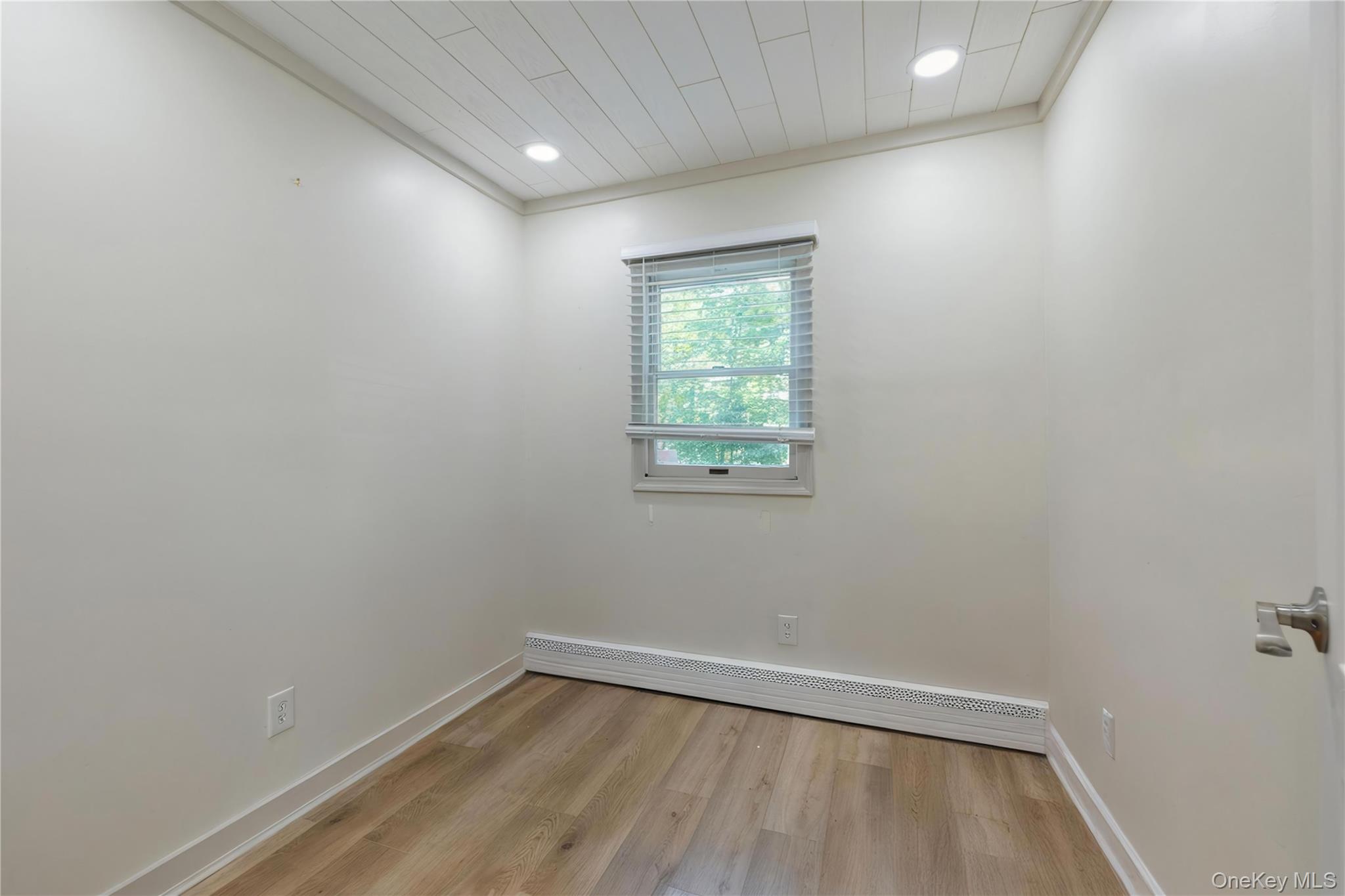 256 N Wellwood Avenue – For Rent photo 9