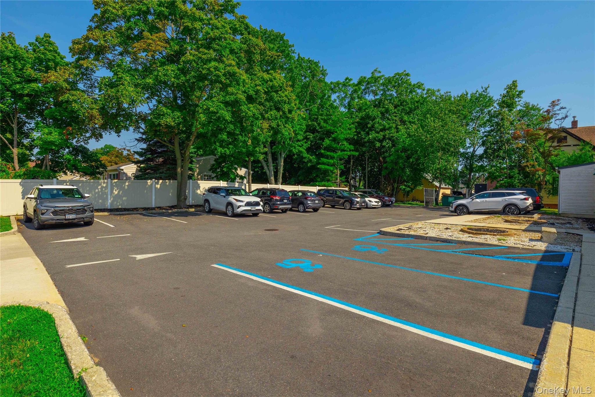 256 N Wellwood Avenue – For Rent photo 13