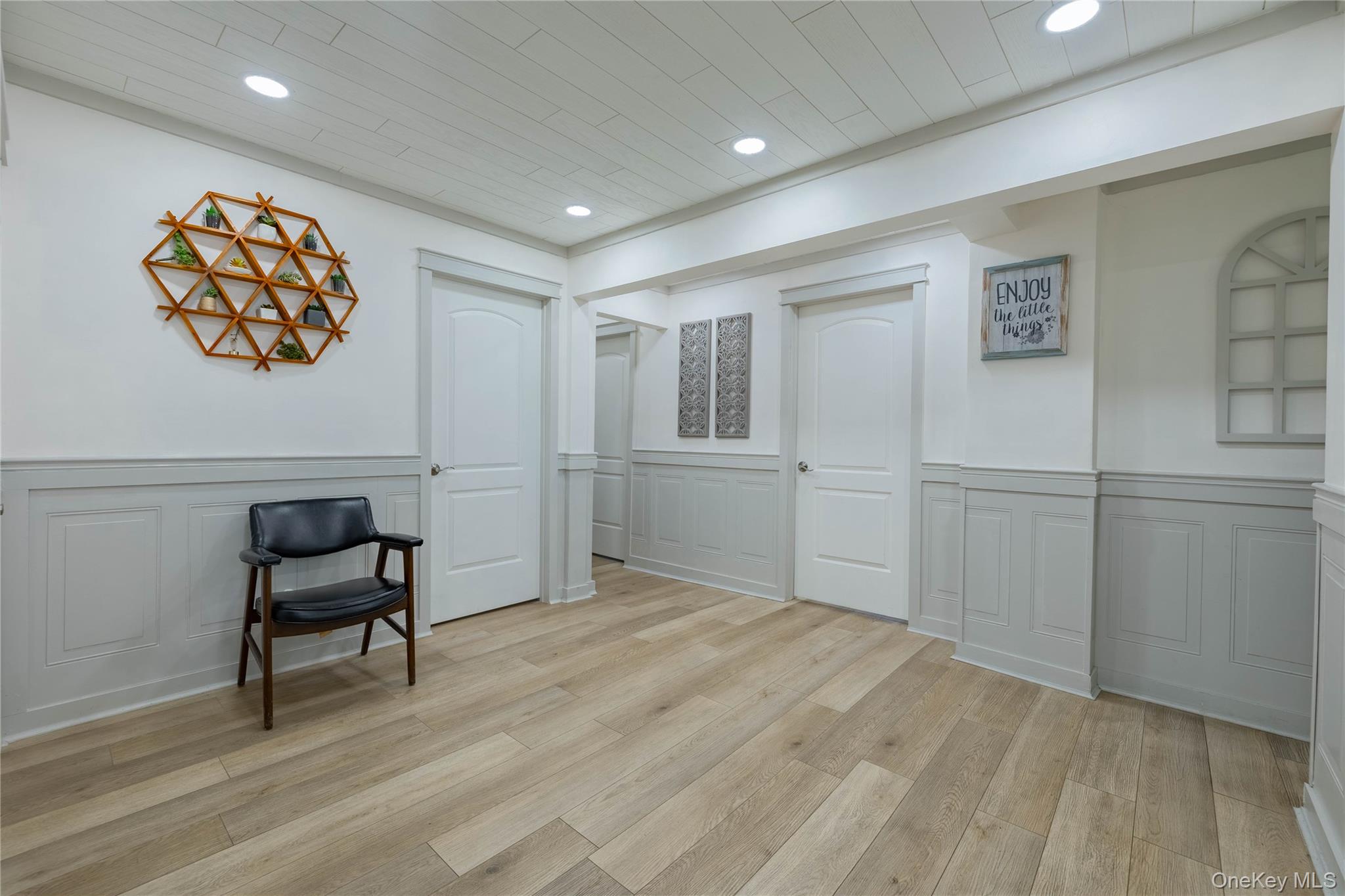 256 N Wellwood Avenue – For Rent photo 5