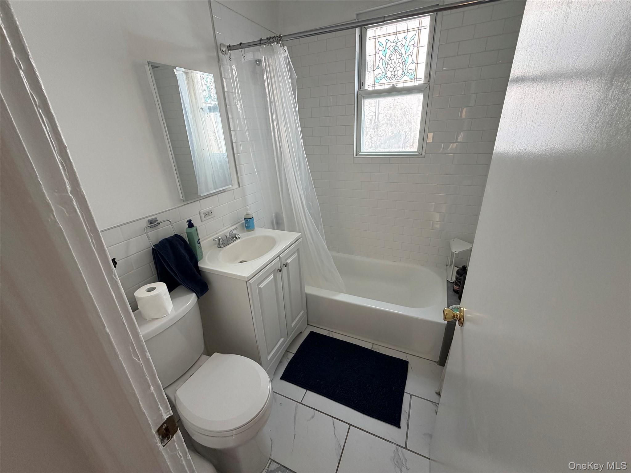 527 W Beech Street, Unit 1 photo 14