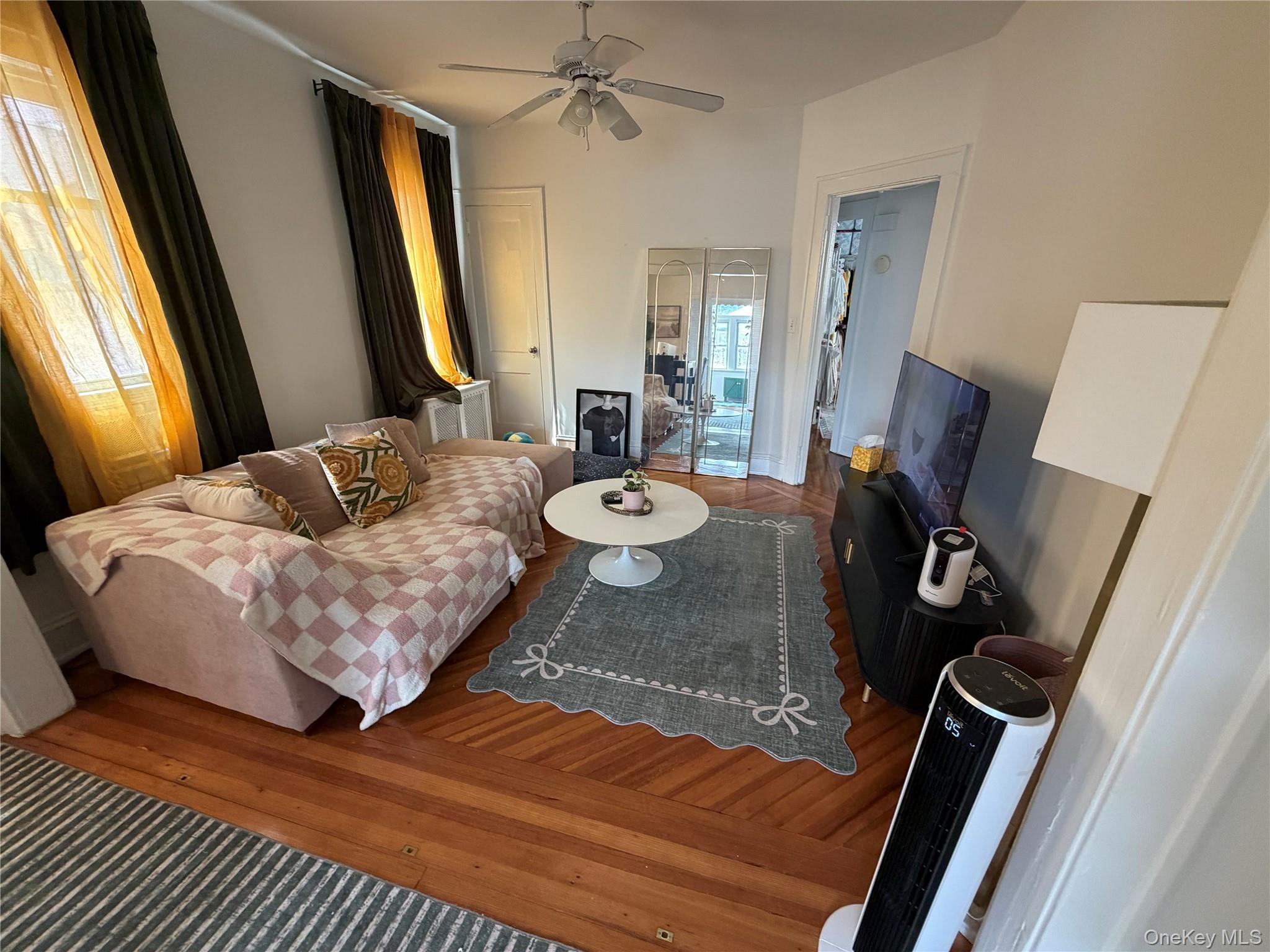 527 W Beech Street, Unit 1 photo 7