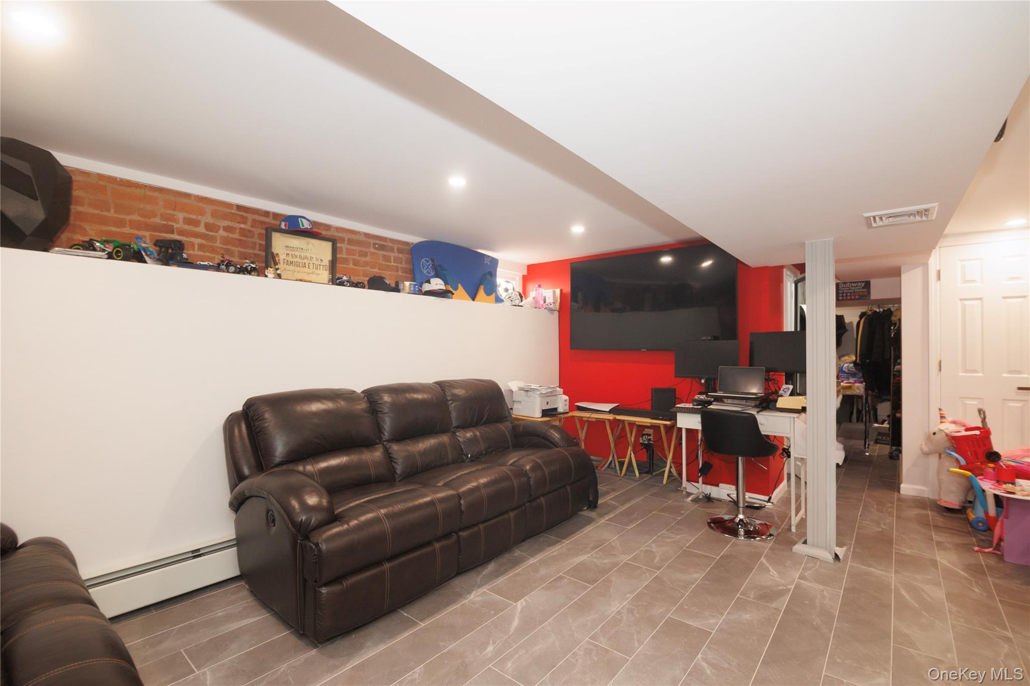 1715 Hering Avenue – For Sale photo 22