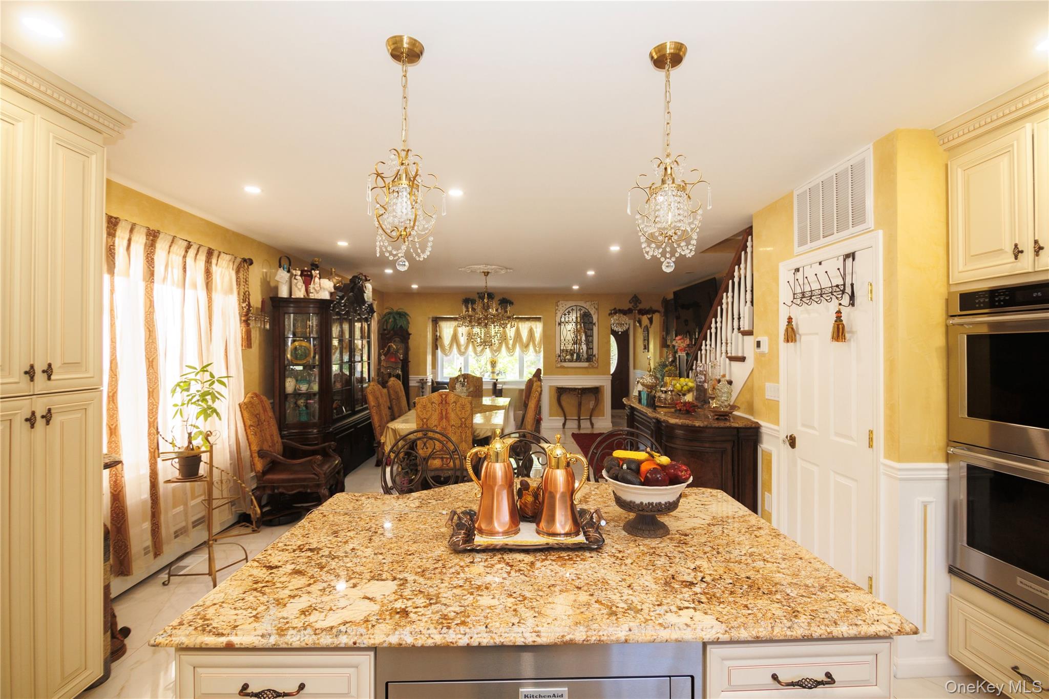 1715 Hering Avenue – For Sale photo 7