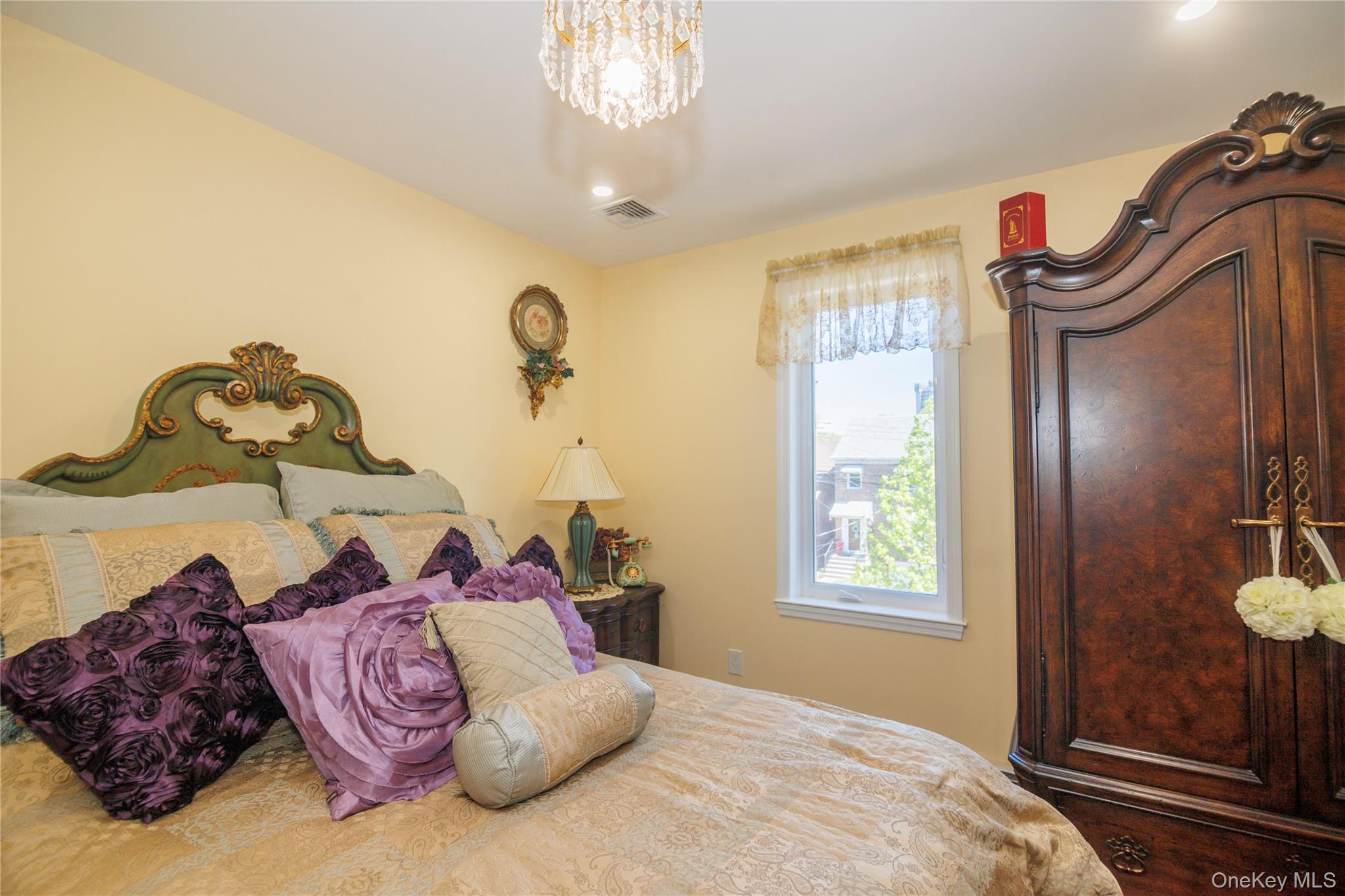 1715 Hering Avenue – For Sale photo 13
