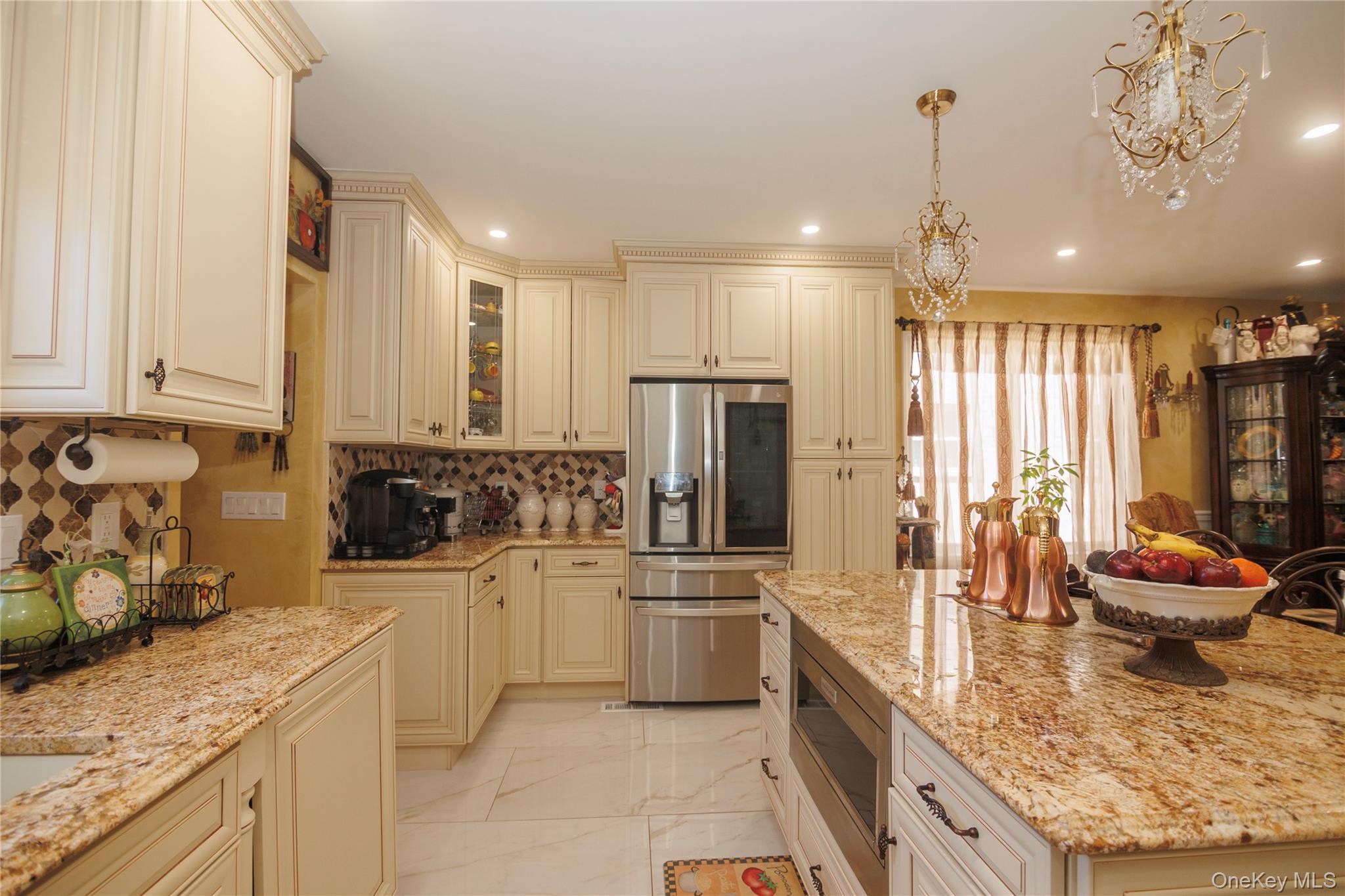 1715 Hering Avenue – For Sale photo 4